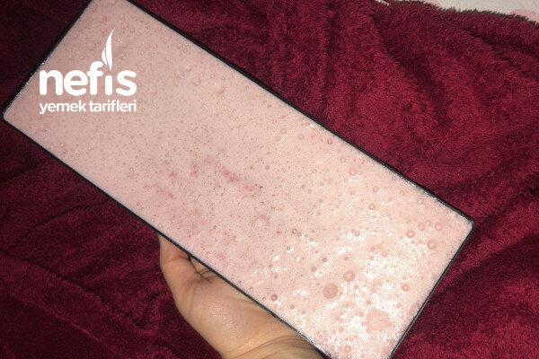 Çok Pratik Muzlu Çilekli Dondurma!