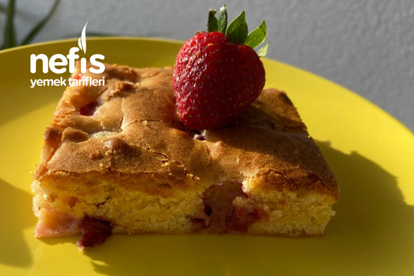 Beyaz Çikolatalı Çilekli Brownie