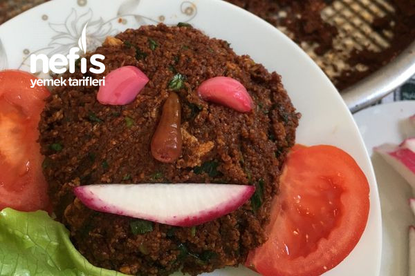 Komşumun Nefis Yumurtalı Ham Köfte Tarifi