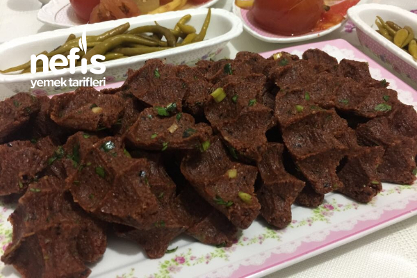 Elazığlı Kara Çiğ Köftesi