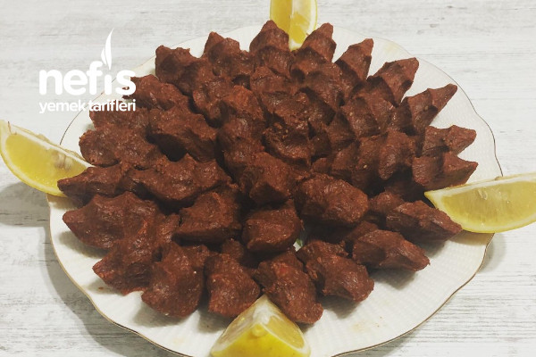 Hazırlarına Taş Çıkaran Çiğ Köfte